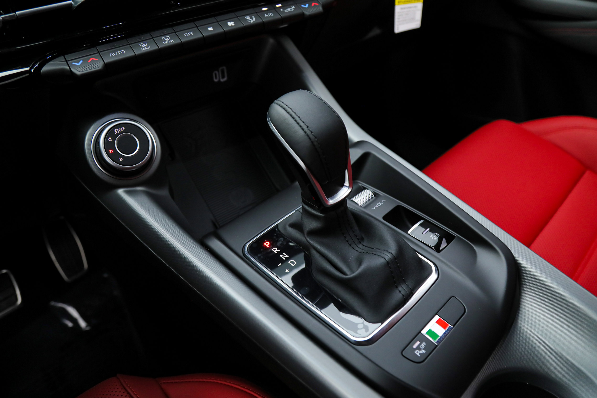 New 2026 Alfa Romeo Tonale Sprint w/ Red Premium Package image 19