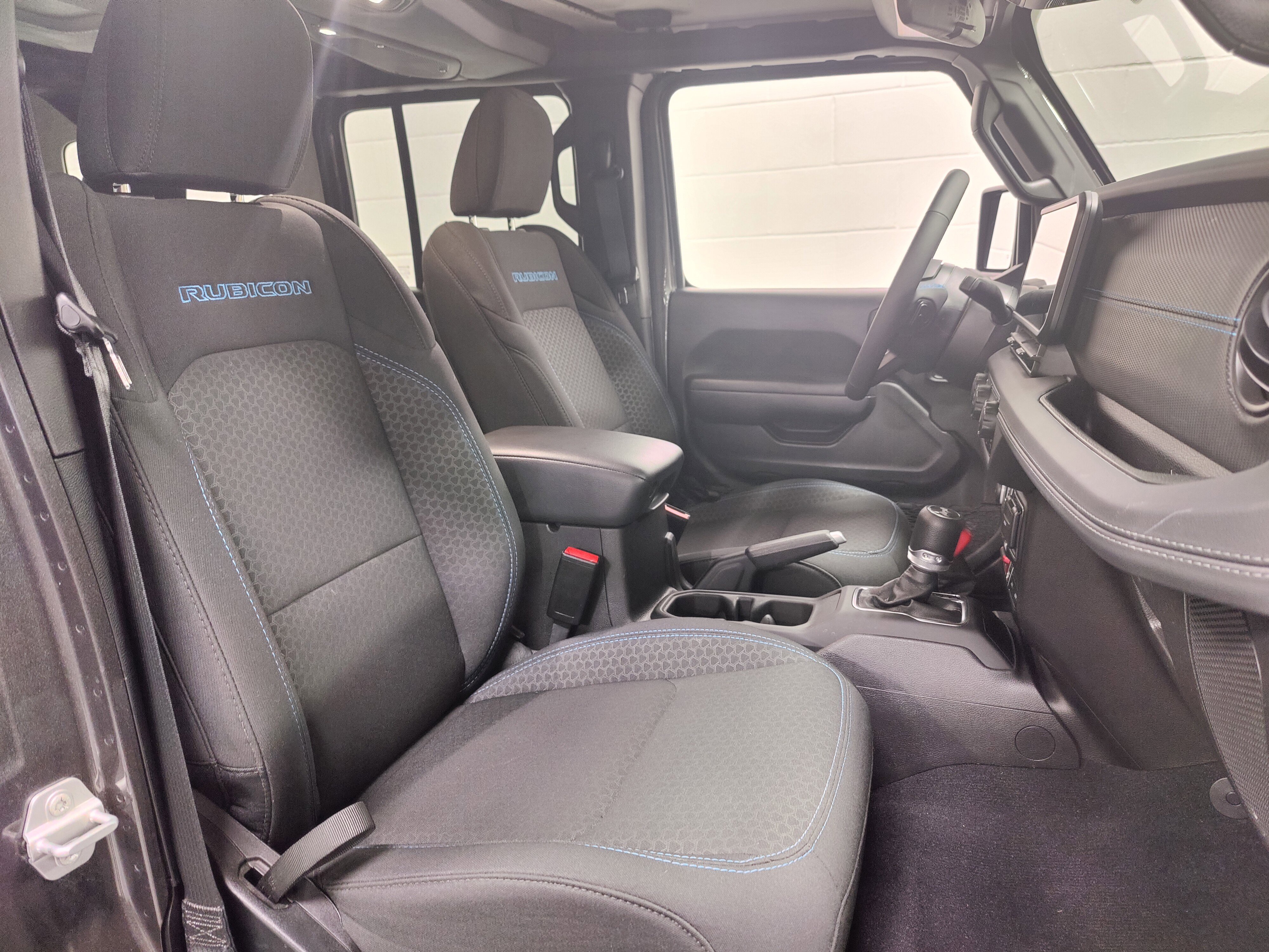 Used 2025 Jeep Wrangler Unlimited Rubicon 4xe w/ Convenience Group image 5