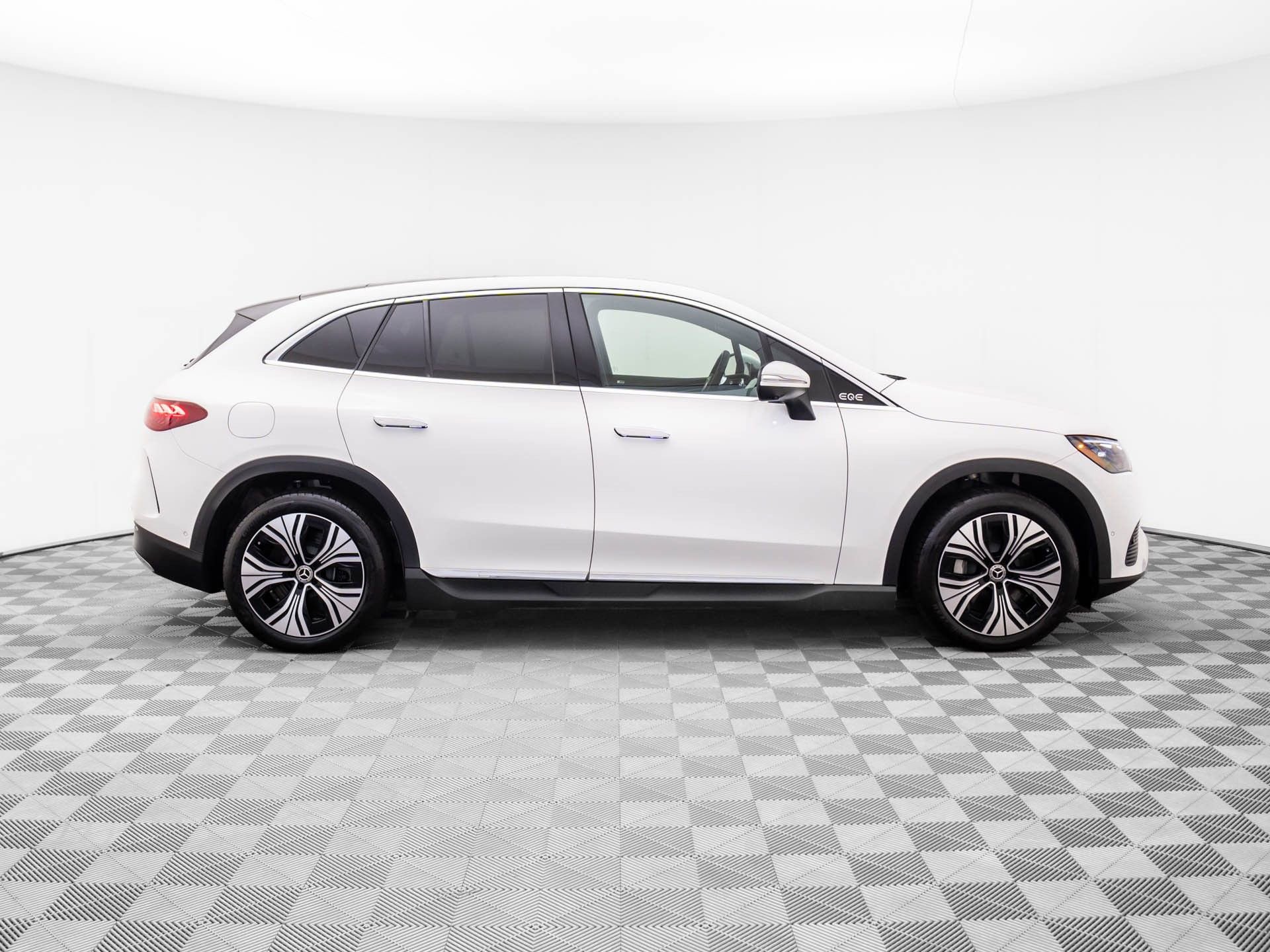 Certified 2024 Mercedes-Benz EQE 350+ 4MATIC SUV w/ Driver Assistance Package image 8