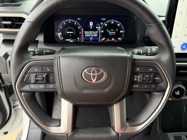 Used 2025 Toyota 4Runner Limited AWD/4WD image 16