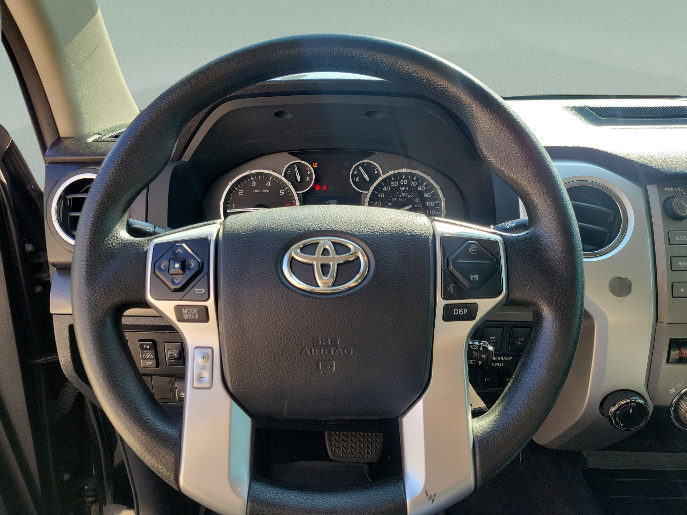 Used 2017 Toyota Tundra SR5 w/ SR5 Upgrade Package AWD/4WD image 12