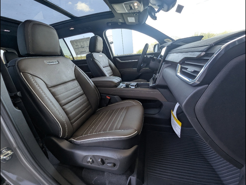 New 2026 GMC Acadia Denali Ultimate w/ LPO, Floor Liner Package image 13