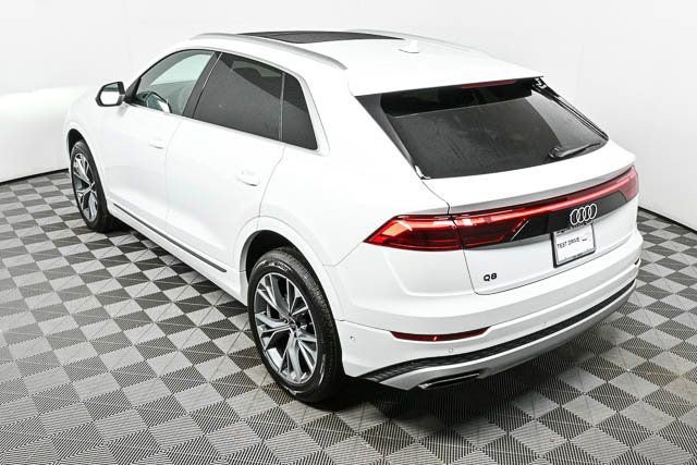 Used 2025 Audi Q8 Premium AWD/4WD image 28