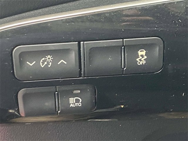 Used 2017 Toyota Prius Three image 30