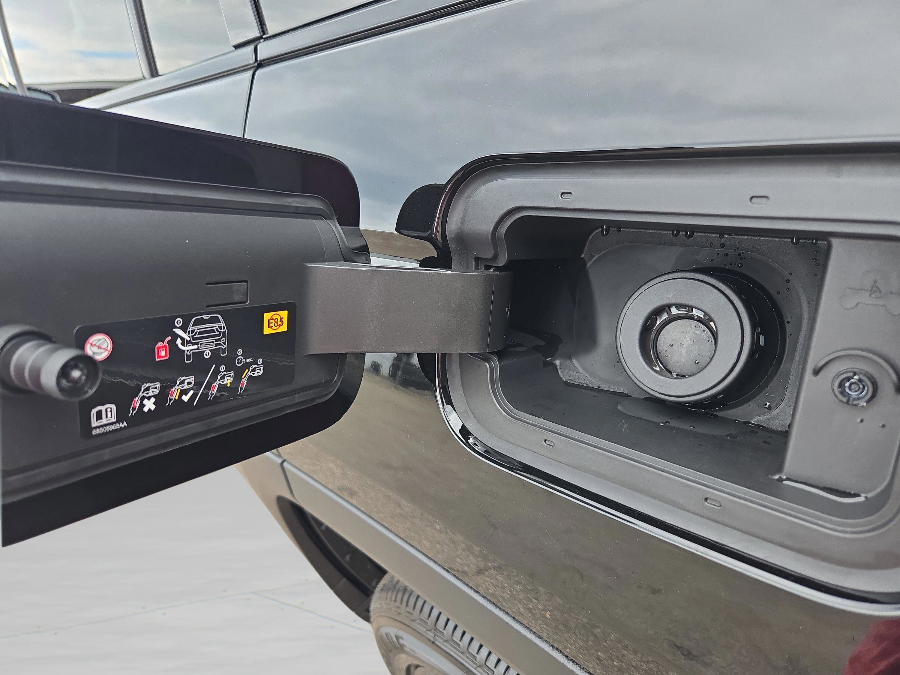 New 2025 Jeep Grand Cherokee L Altitude image 11