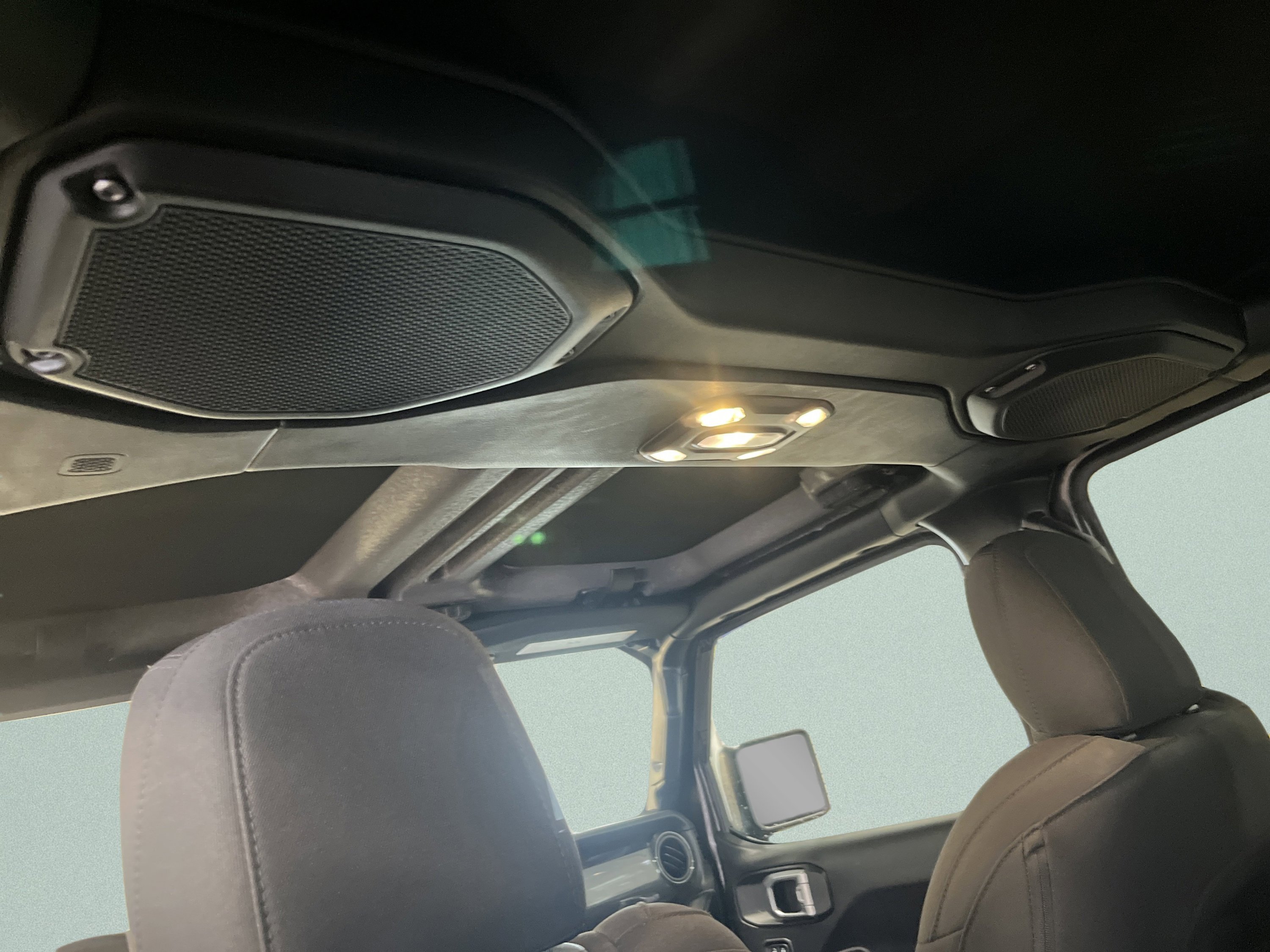 Used 2022 Jeep Wrangler Unlimited Sport image 32