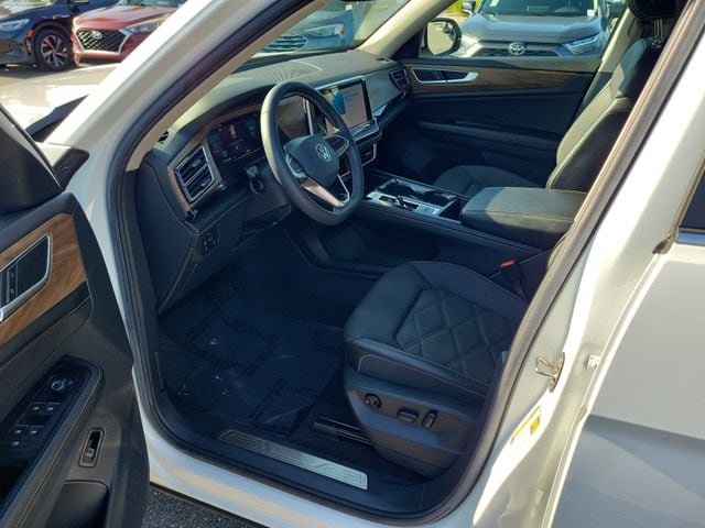 Certified 2024 Volkswagen Atlas SE FWD image 18
