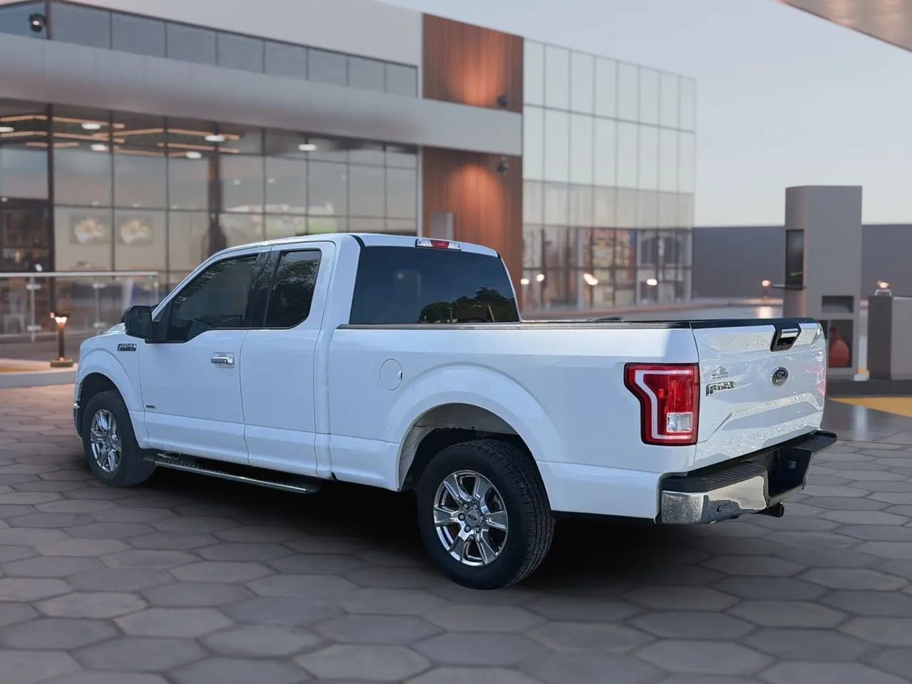 Used 2017 Ford F150 XLT w/ Equipment Group 301A Mid RWD image 7