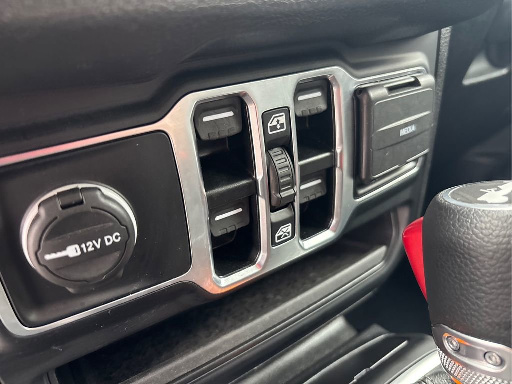 Used 2024 Jeep Wrangler Sport S image 33