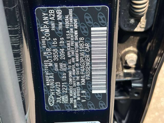 Certified 2023 Hyundai Elantra Limited w/ Preferred Accessory Package FWD image 19