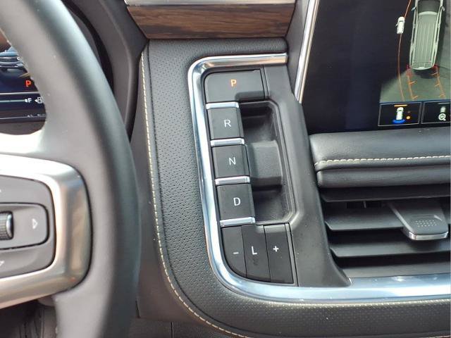Used 2024 Chevrolet Tahoe Premier w/ Premium Package AWD/4WD image 14