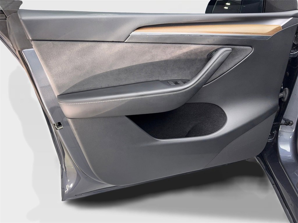 Used 2023 Tesla Model Y Performance image 30