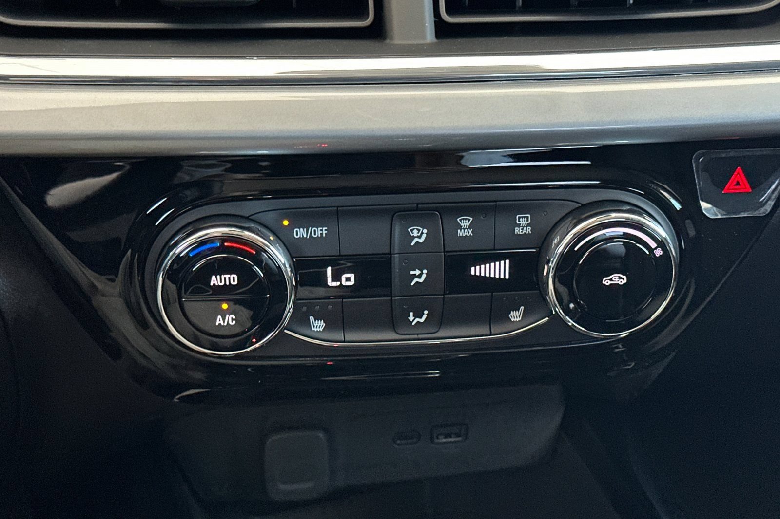 New 2026 Chevrolet Trax LT w/ Driver Confidence Package FWD image 20