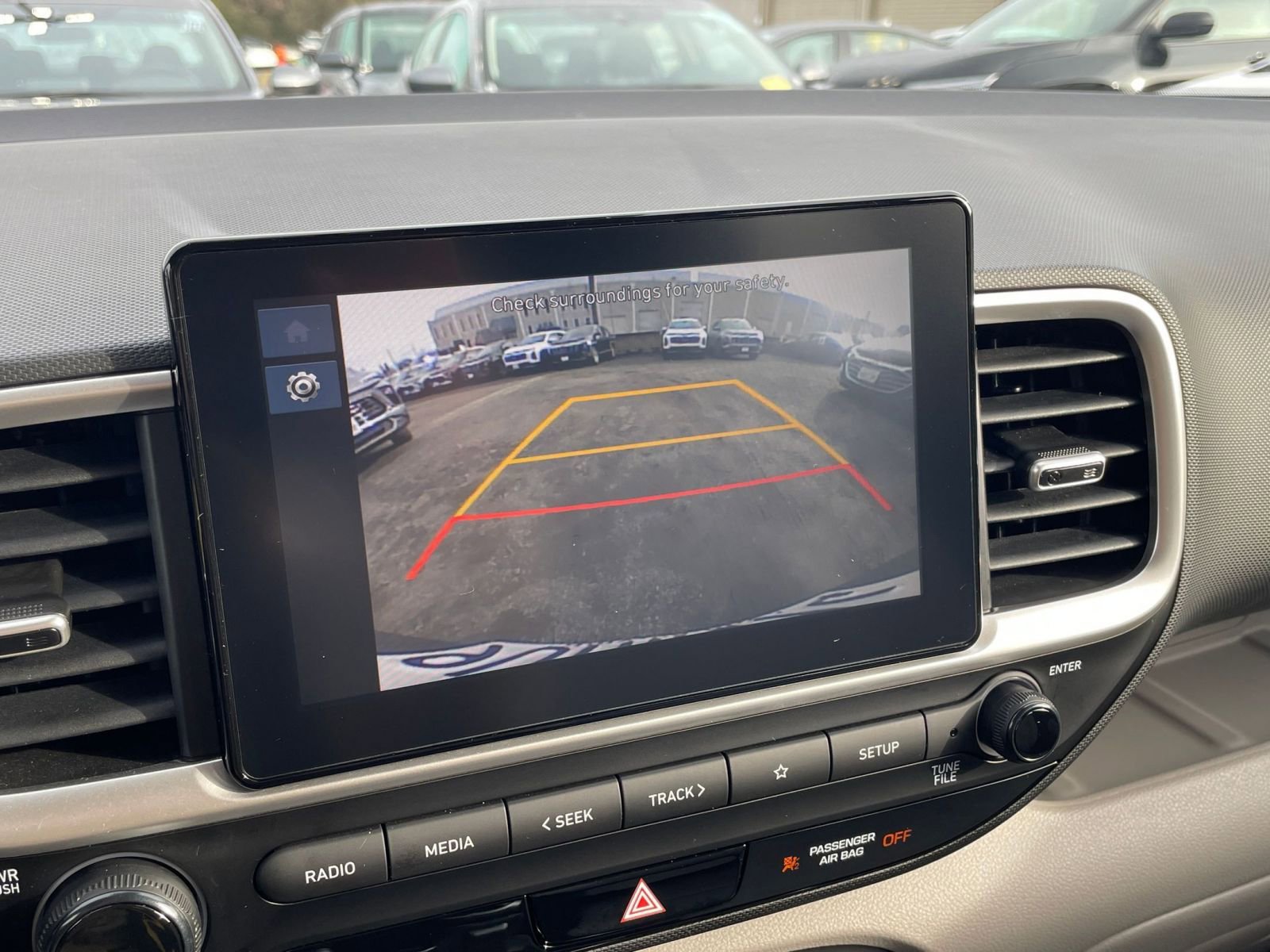 Used 2025 Hyundai Venue SEL image 22