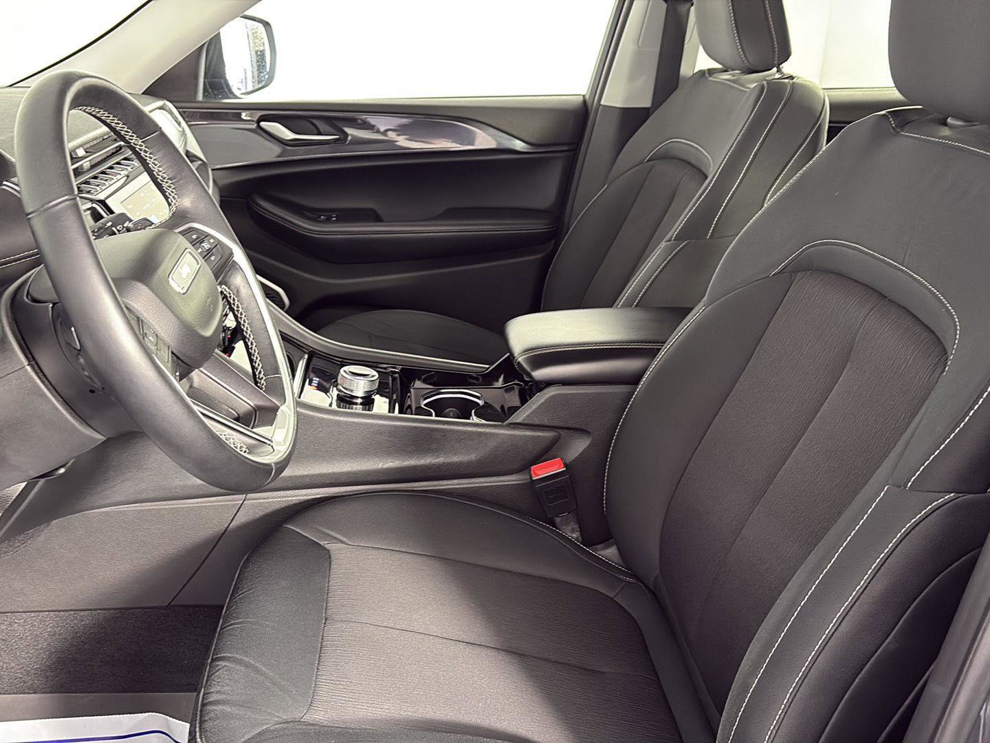 Used 2021 Jeep Grand Cherokee L Laredo w/ Luxury Tech Group I image 25