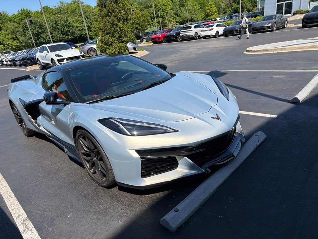 Used 2024 Chevrolet Corvette Z06 RWD image 18