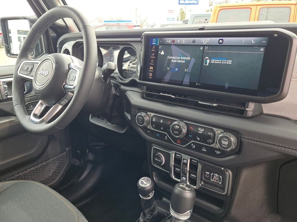 Certified 2025 Jeep Wrangler Unlimited Sahara w/ Safety Group image 8