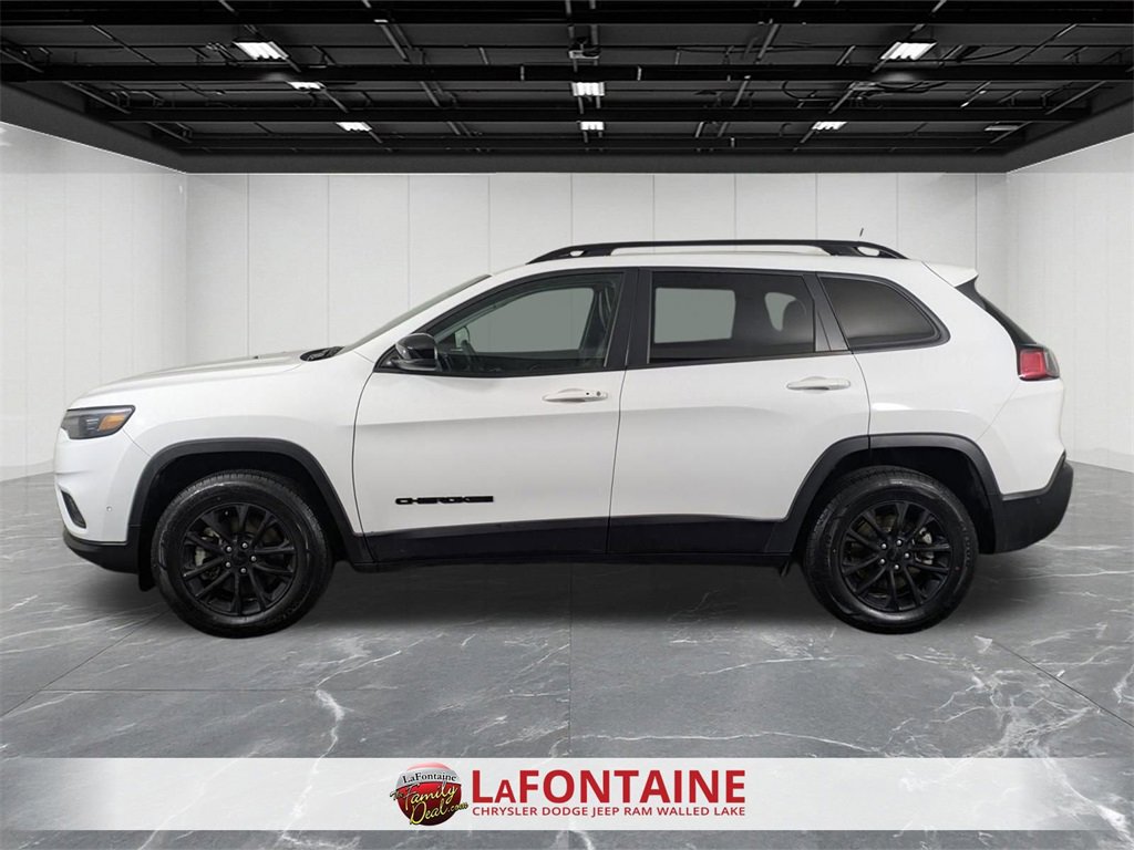 Certified 2023 Jeep Cherokee Altitude Lux image 2
