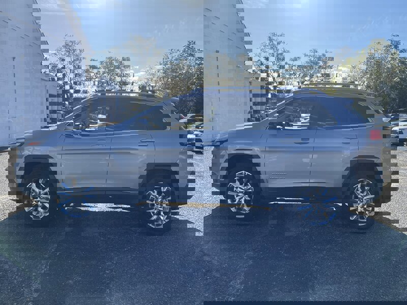 Used 2014 Jeep Cherokee Limited w/ Technology Group image 4