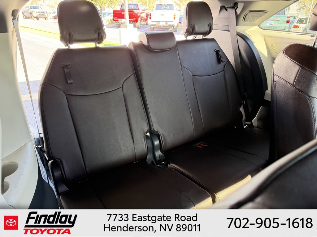 Certified 2023 Toyota Sienna Platinum FWD image 13