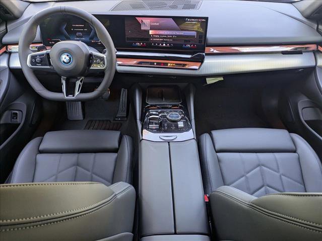 New 2026 BMW i5 eDrive40 image 16