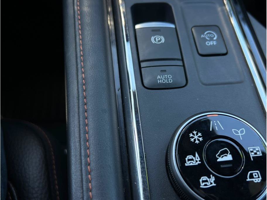 Used 2023 Nissan Pathfinder Rock Creek AWD/4WD image 19