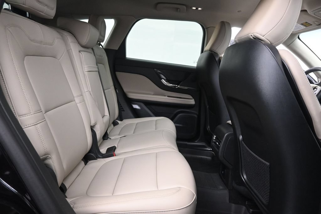 Used 2025 Lincoln Corsair AWD image 22