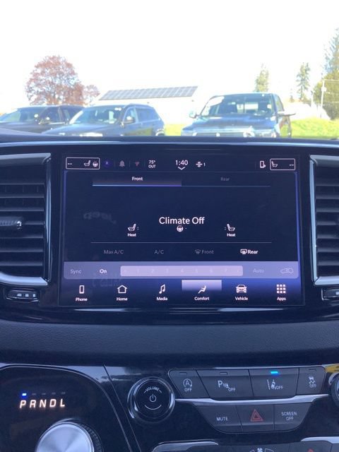 Certified 2025 Chrysler Pacifica Select FWD image 27
