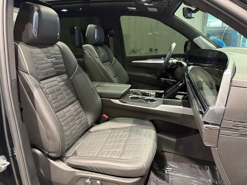 Used 2026 Cadillac Escalade ESV V image 51