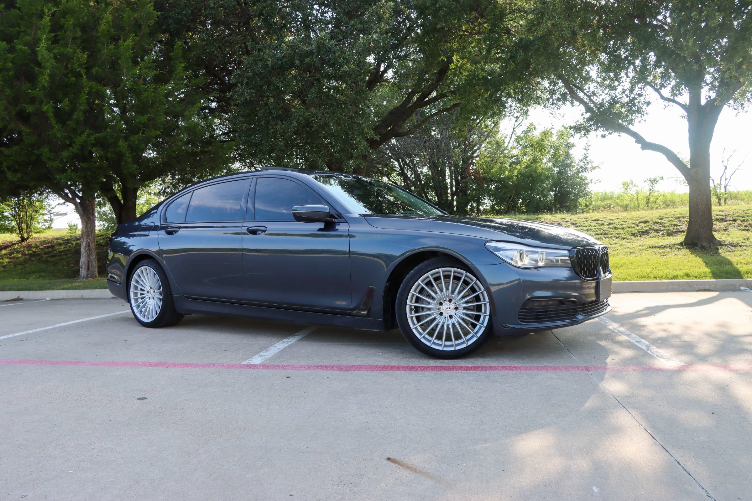 Used 2018 BMW 740i RWD image 1