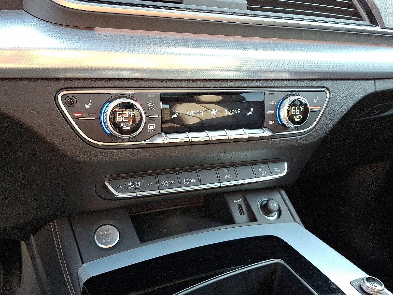 Certified 2025 Audi Q5 2.0T Premium Plus image 17