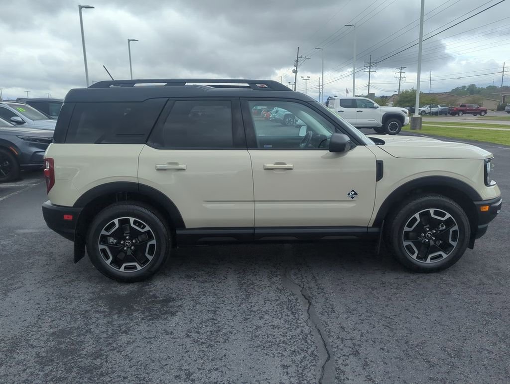 Used 2024 Ford Bronco Sport Outer Banks w/ Tech Package AWD/4WD image 9