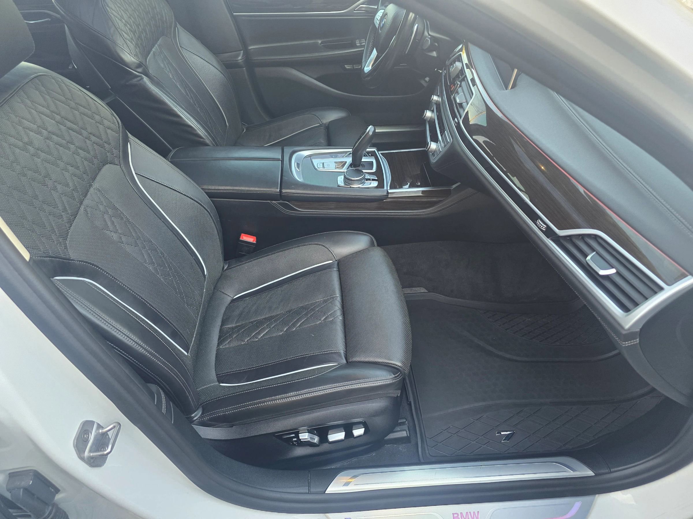 Used 2018 BMW 750i xDrive AWD/4WD image 28