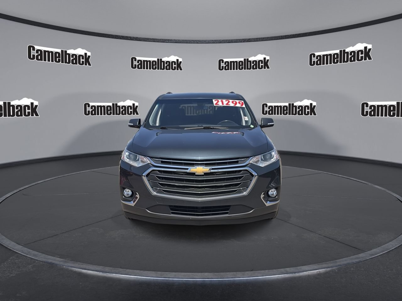 Used 2019 Chevrolet Traverse LT FWD image 2