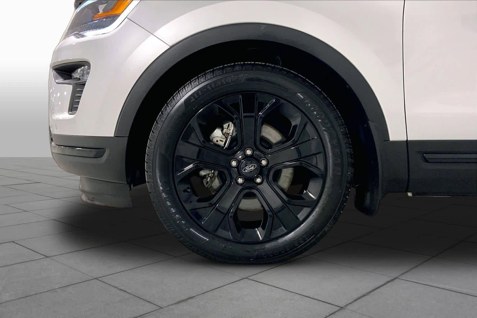 Used 2019 Ford Explorer Sport w/ Equipment Group 401A AWD/4WD image 10