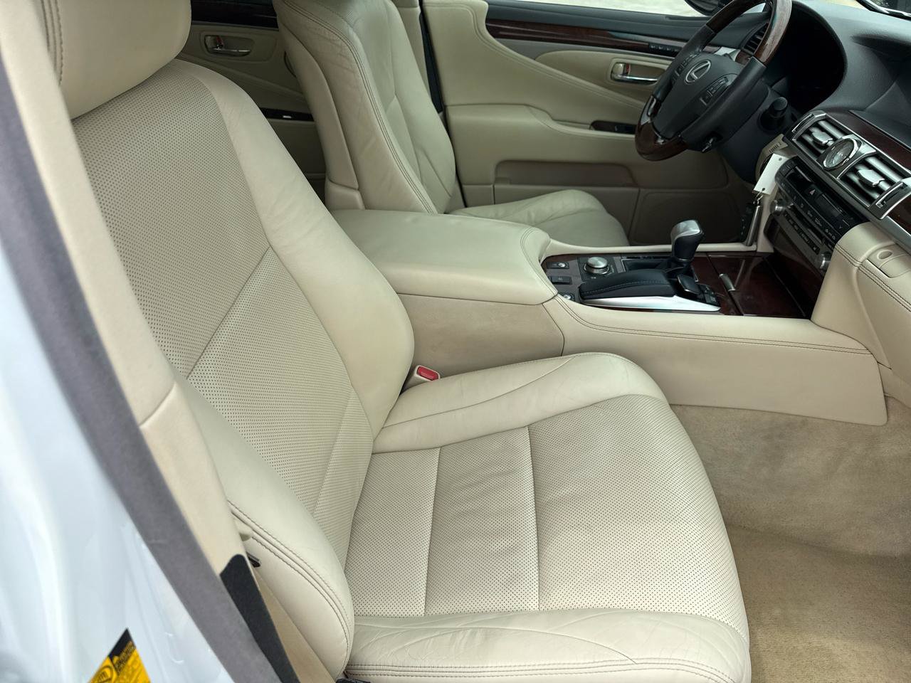 Used 2013 Lexus LS 460 w/ Comfort Pkg RWD image 56