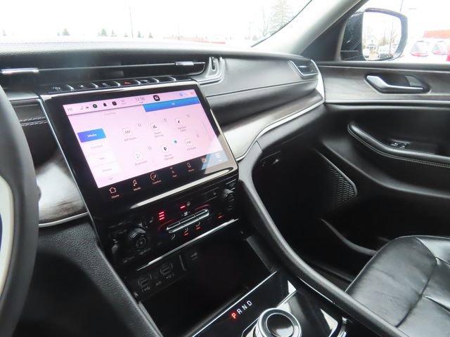 Used 2023 Jeep Grand Cherokee L Limited AWD/4WD image 37