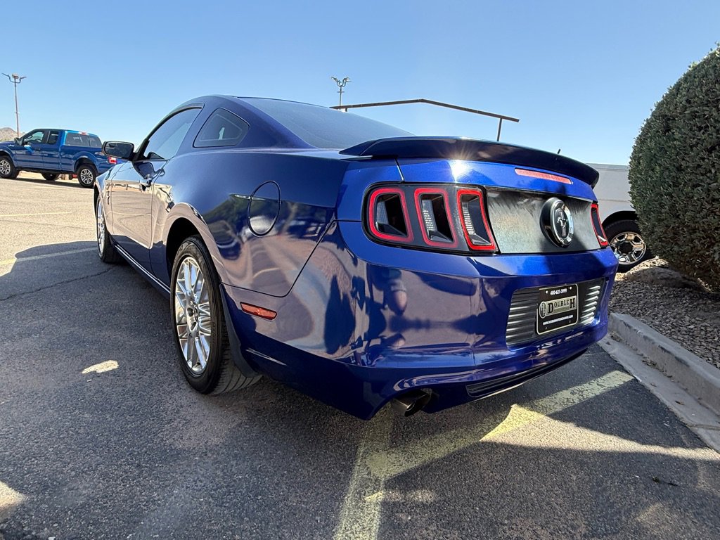 Used 2013 Ford Mustang Premium RWD image 5