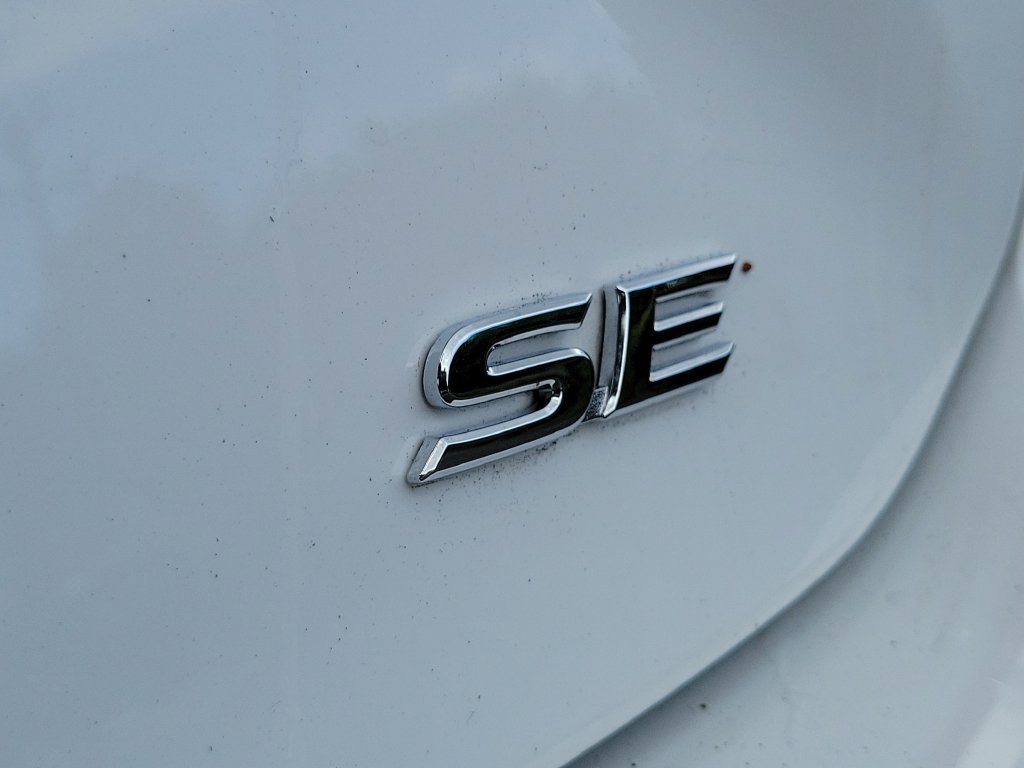 Used 2026 Toyota Camry SE FWD image 11