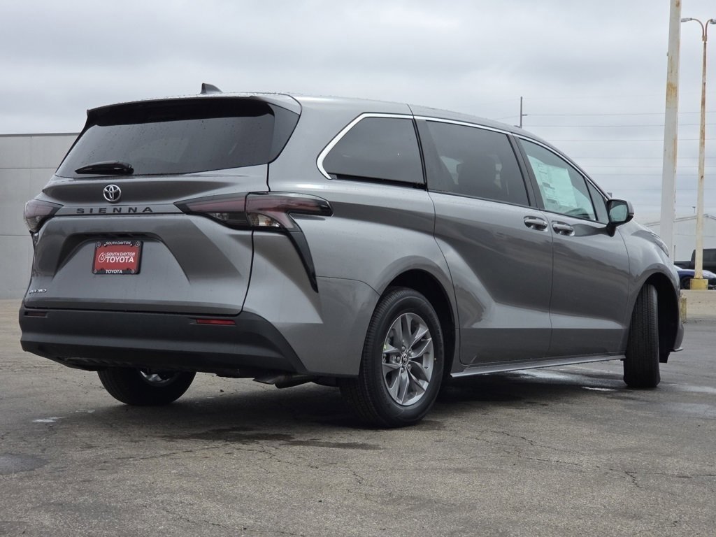 New 2026 Toyota Sienna LE image 21