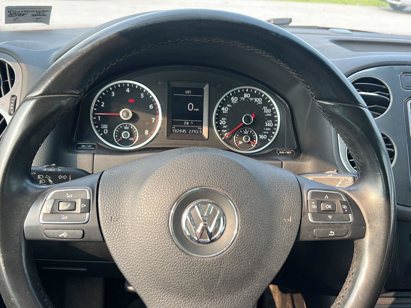 Used 2017 Volkswagen Tiguan Sport AWD/4WD image 16