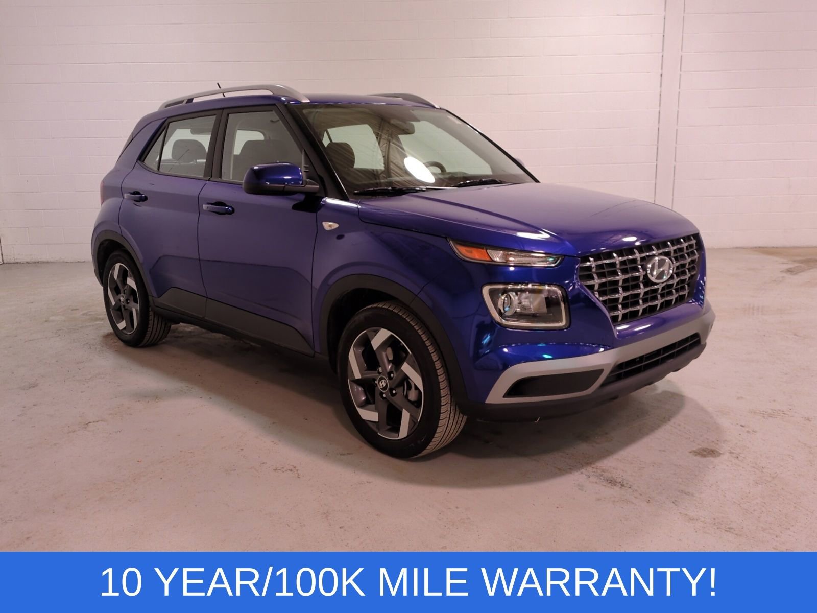 Used 2025 Hyundai Venue SEL image 1