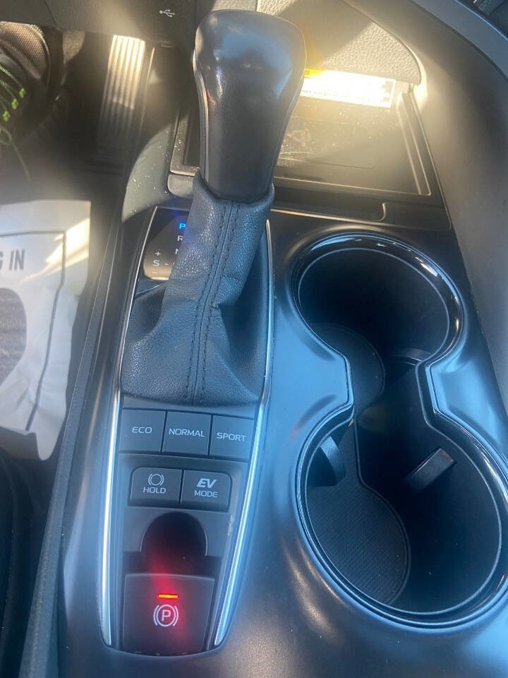 Used 2020 Toyota Camry SE image 22