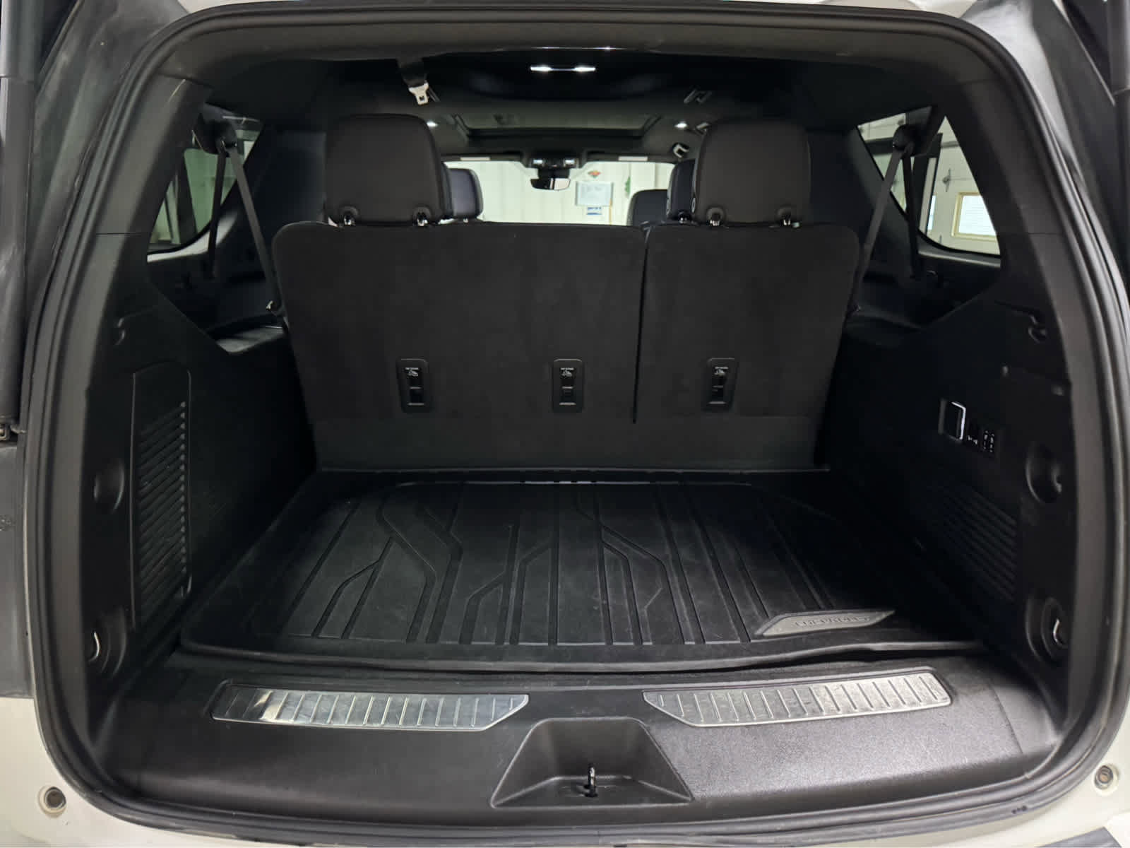 Certified 2023 Chevrolet Suburban High Country image 14