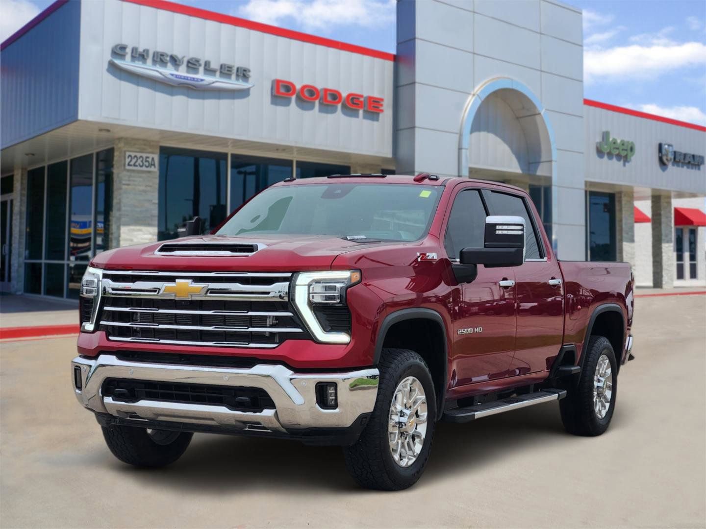 Used 2024 Chevrolet Silverado 2500 LTZ w/ LTZ Plus Package AWD/4WD image 2