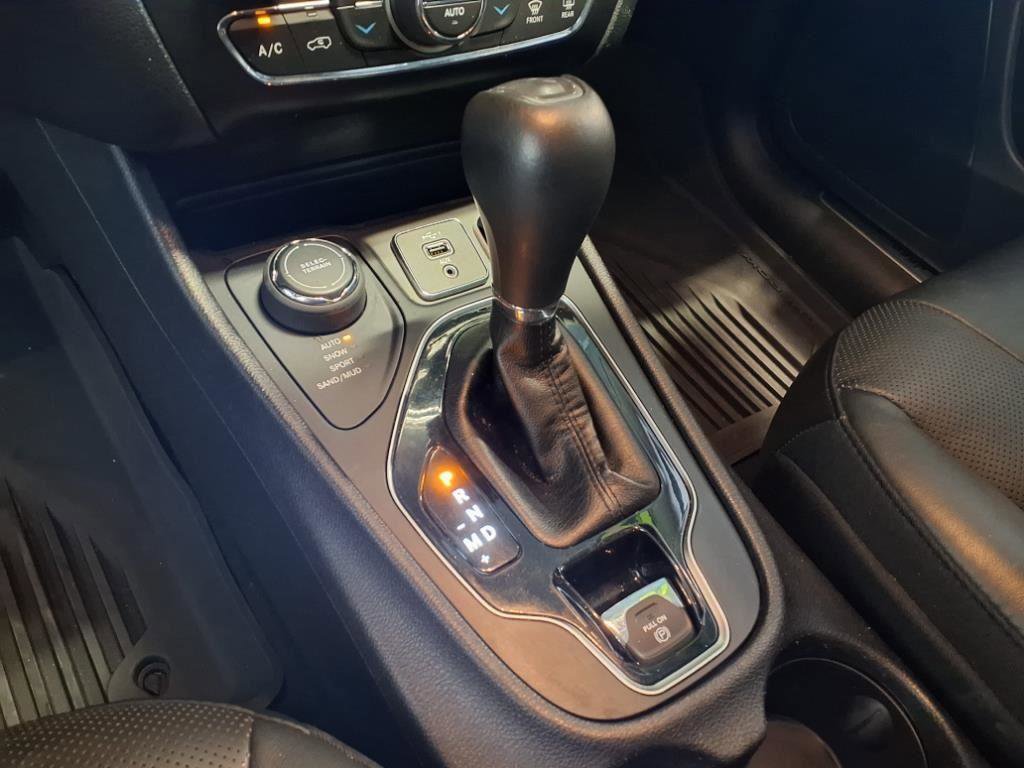 Used 2019 Jeep Cherokee Limited image 25