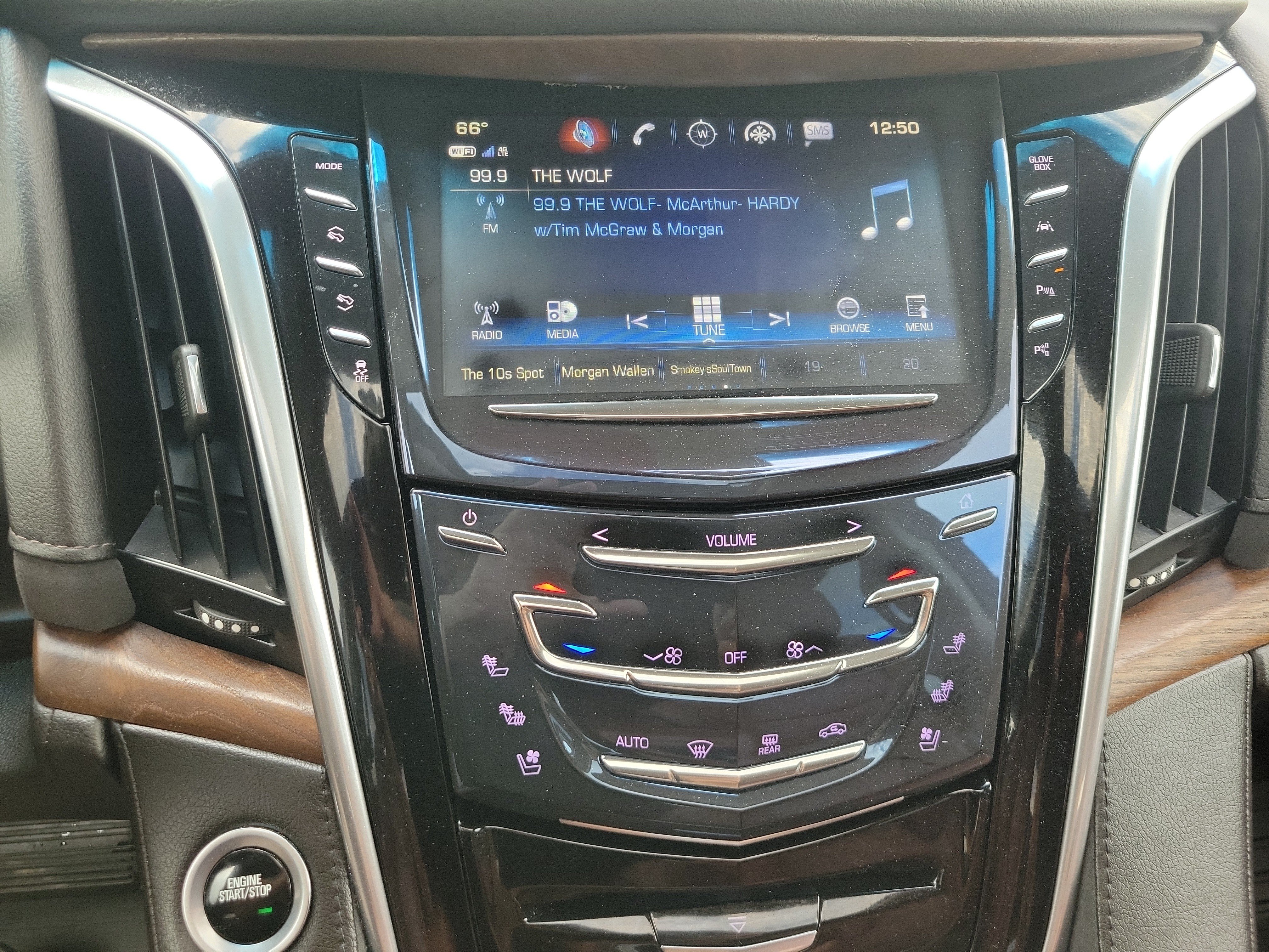 Used 2018 Cadillac Escalade Luxury AWD/4WD image 26