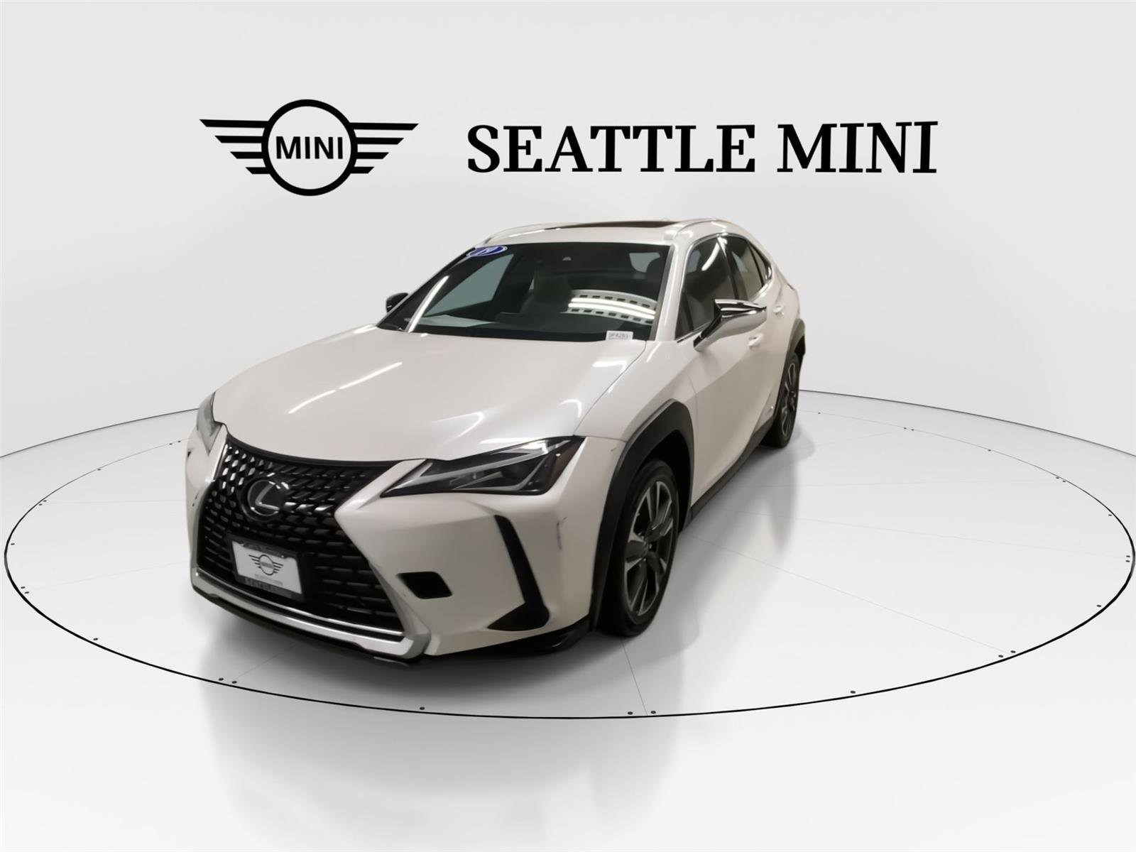 Used 2019 Lexus UX 250h w/ Premium Package AWD/4WD image 4
