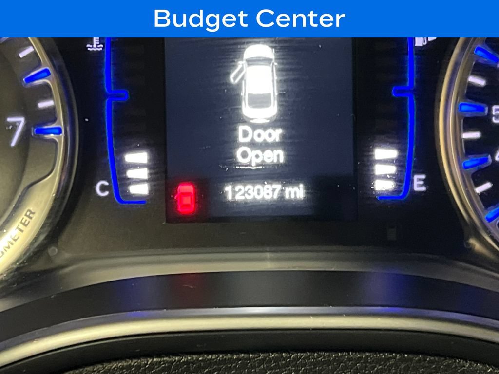 Used 2015 Chrysler 200 Limited w/ Convenience Group FWD image 20