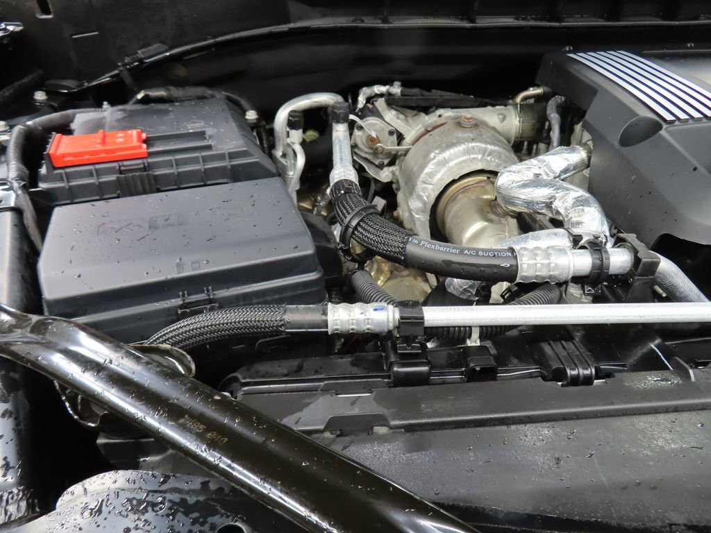 Used 2024 GMC Yukon SLT w/ SLT Luxury Package AWD/4WD image 34